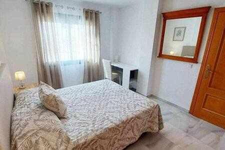 Apartamento Precioso Céntrico Y Con Piscina Salada *
