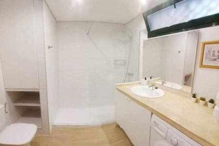 Precioso Céntrico Y Con Piscina Salada Apartamento Málaga