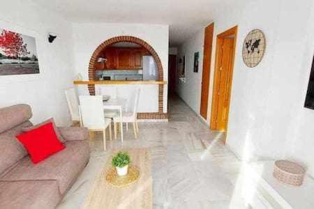Precioso Céntrico Y Con Piscina Salada Málaga
