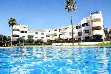 Precioso Céntrico Y Con Piscina Salada * Málaga