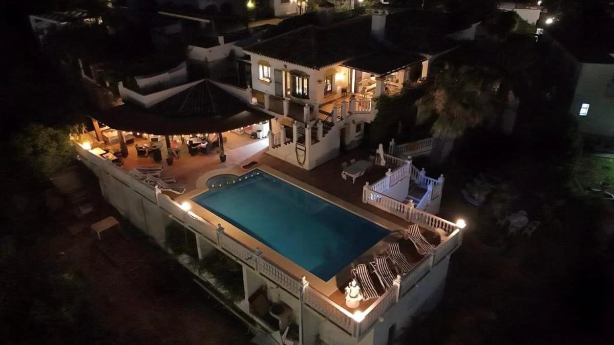 Casa Hermosa Mijas- 7 Bedroom Villa-sleeps 14 * Málaga