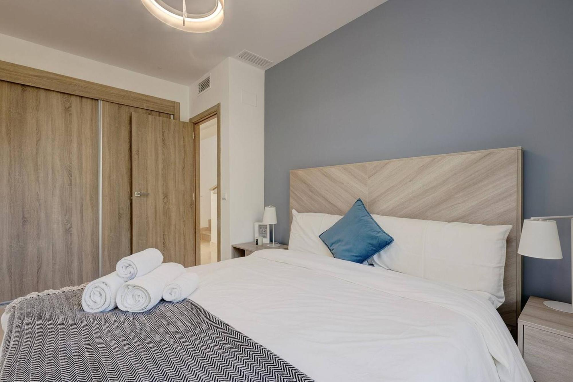 007 Modern 3 Bed Frontline Golf Townhouse In La Cala Golf With Mountain Views Сasa de vacaciones *