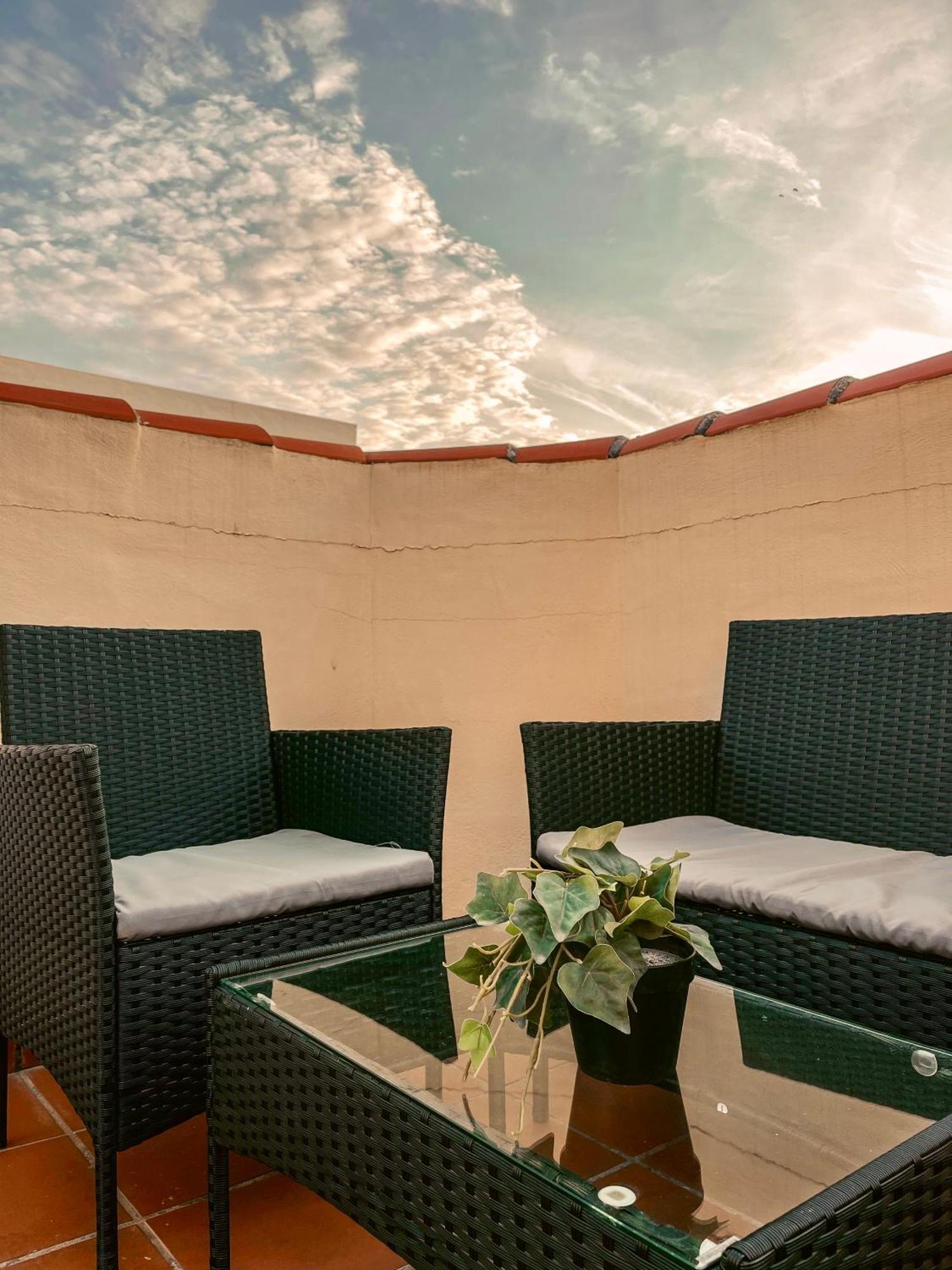 Harmony Free Garage Shared Roof Terrace *