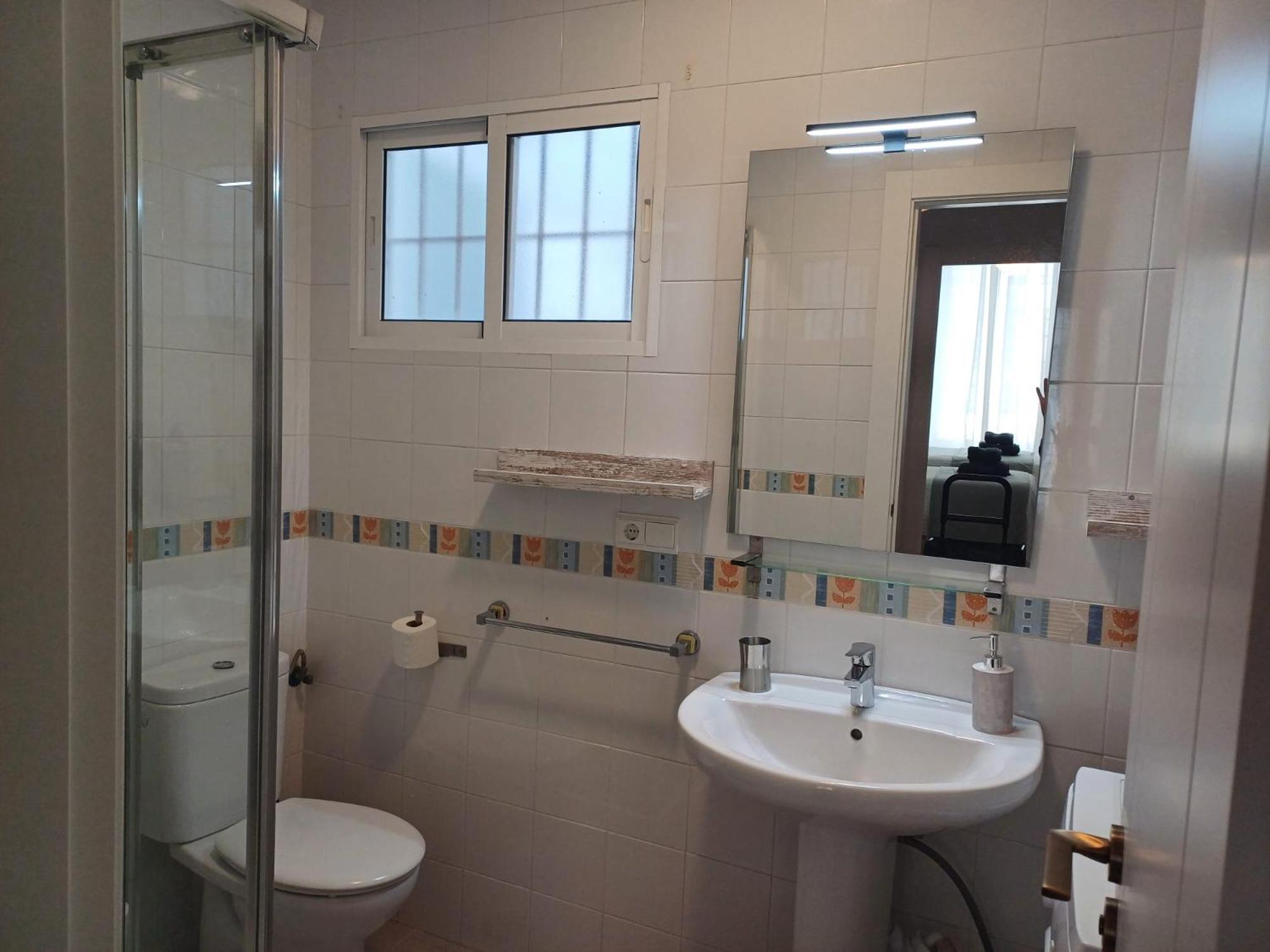 Apartamento Espacioso En Plaza De La Merced, Exterior Con Patio, En Centro Histórico *