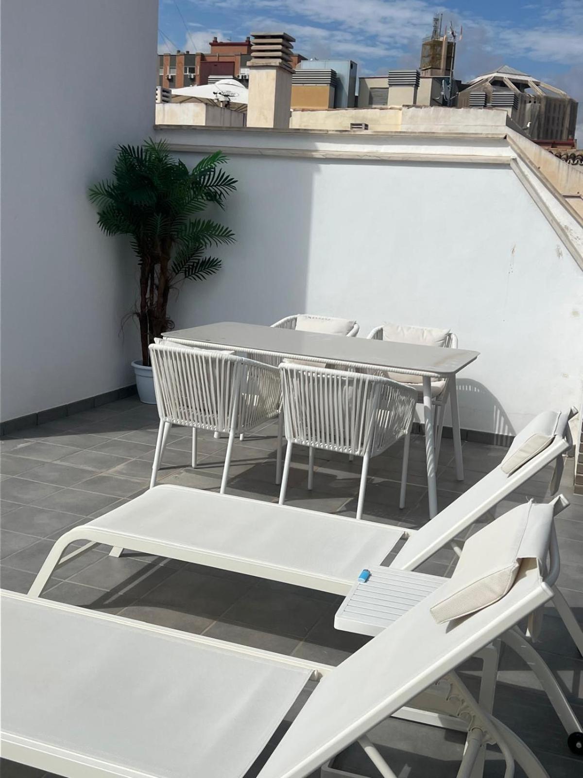 Nuevo! En El Centro! 1m Metro, Zambrano Y Con Parking Apartamento Málaga