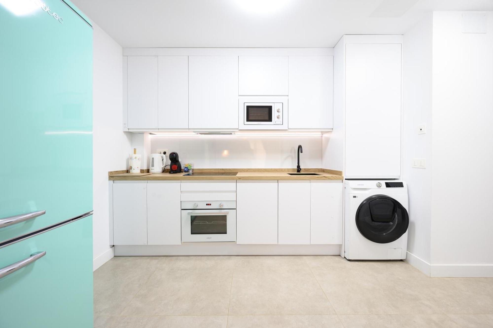 Apartamento Nuevo! En El Centro! 1m Metro, Zambrano Y Con Parking