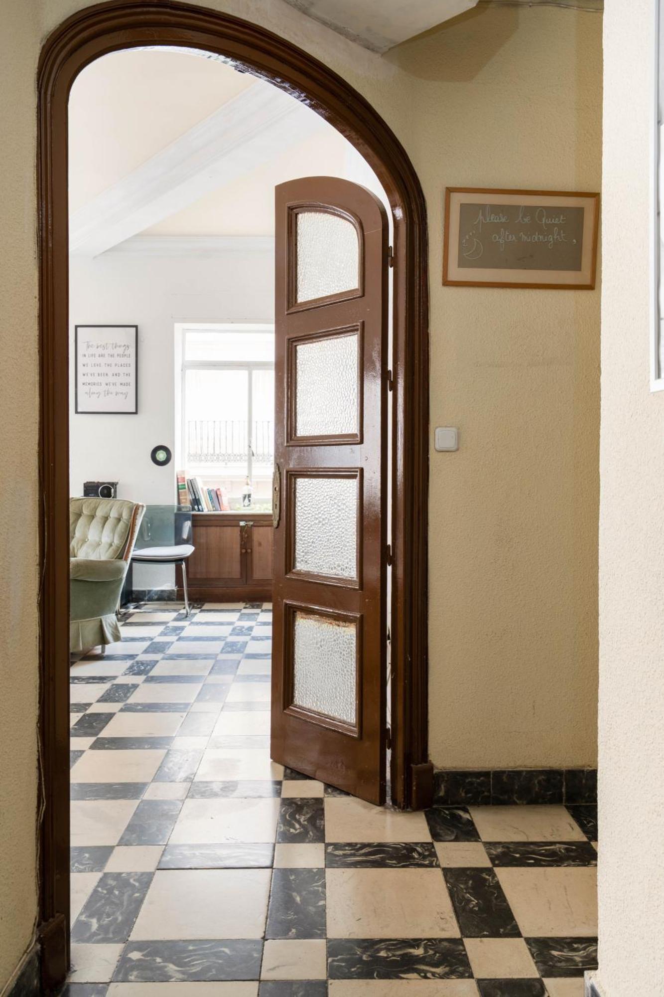 Vintage Flat Malaga