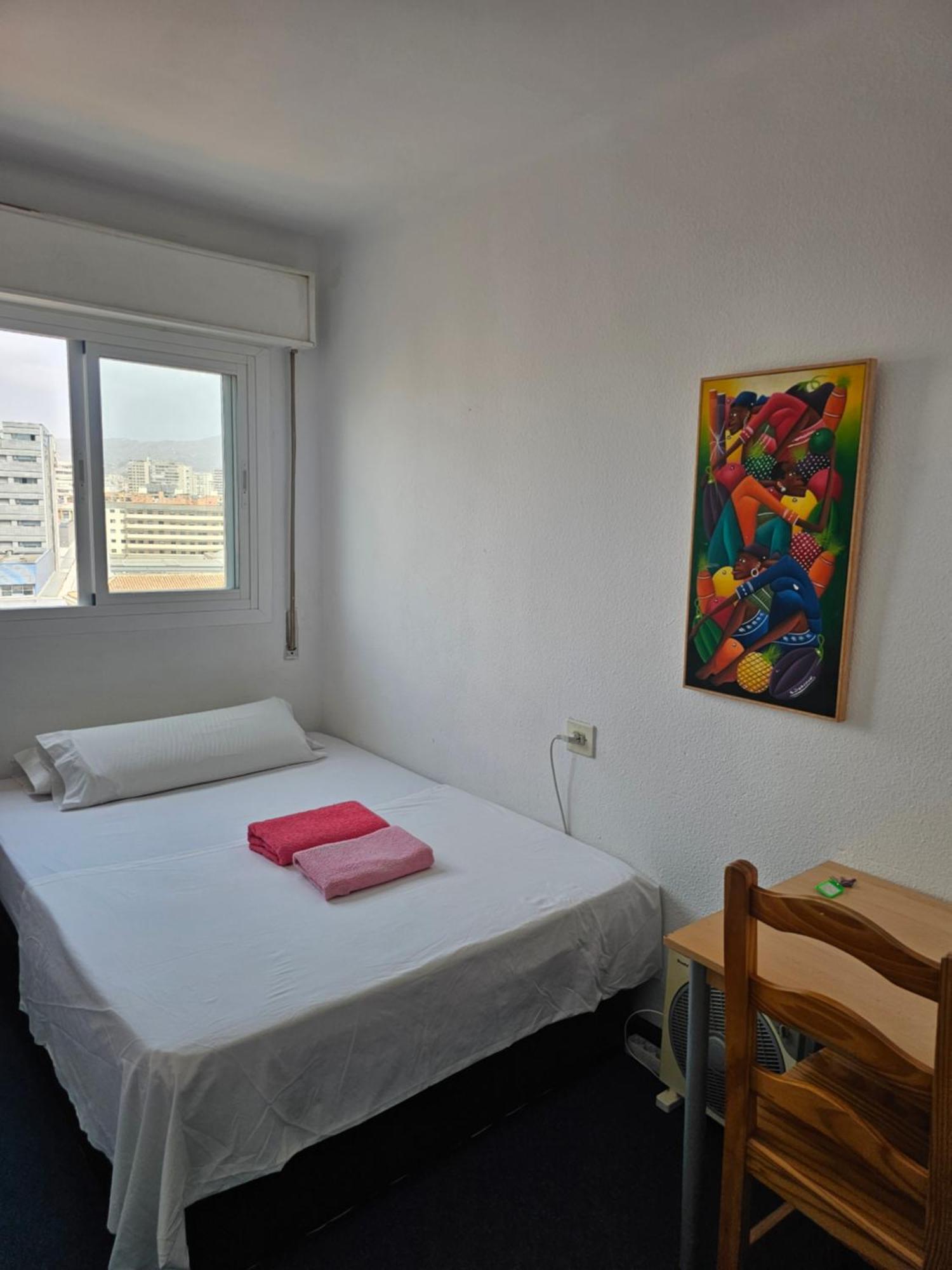 Privada Centro Cerca Tren Maria Zambrano Y Playa Muy Buena Conexion Wifi Habitación en casa particular