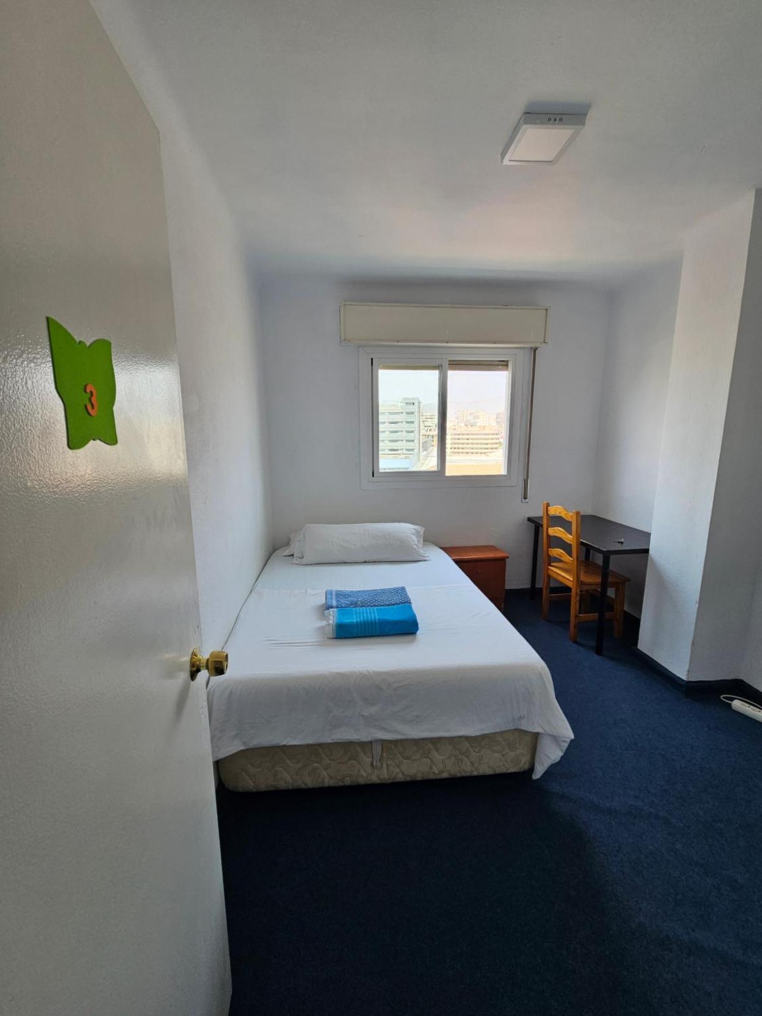Privada Centro Cerca Tren Maria Zambrano Y Playa Muy Buena Conexion Wifi Habitación en casa particular