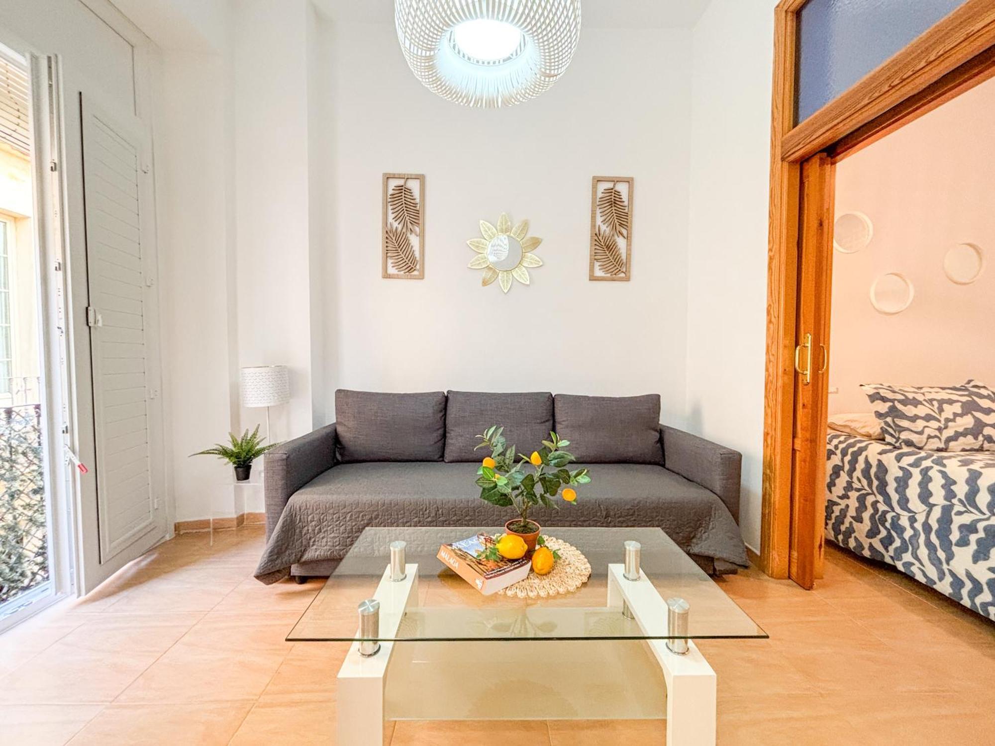 Apartment Plz De La Merced Solera *