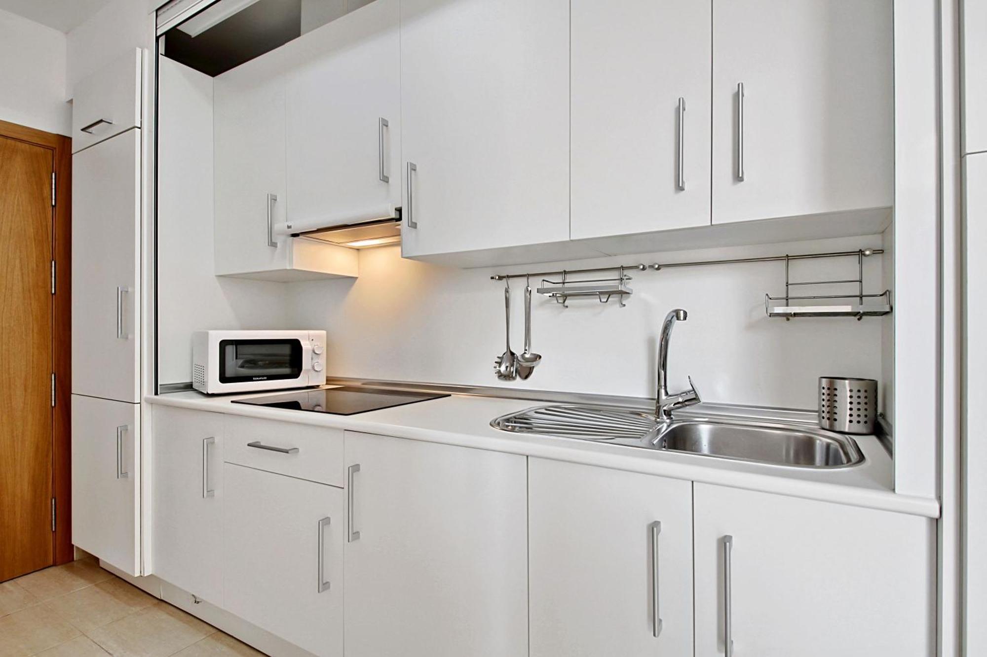 Ancha Del Carmen. Apartamento *