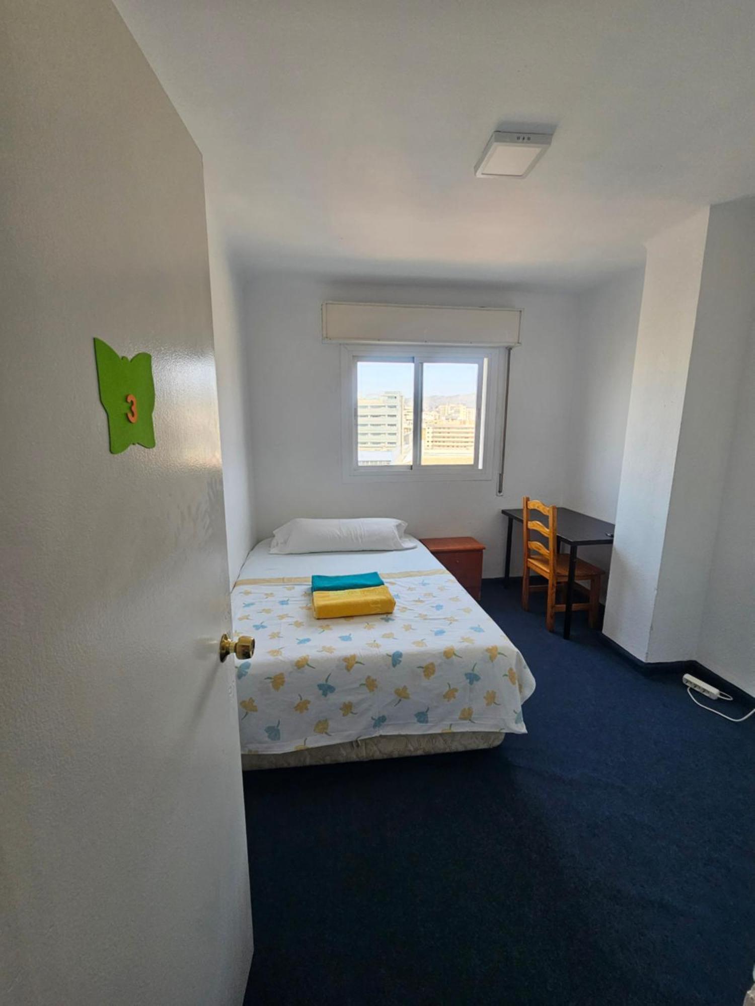 Habitación en casa particular Privada Comoda Centro Vialia Estacion De Tren Maria Zambrano Y Tambien Cerca A La Playa