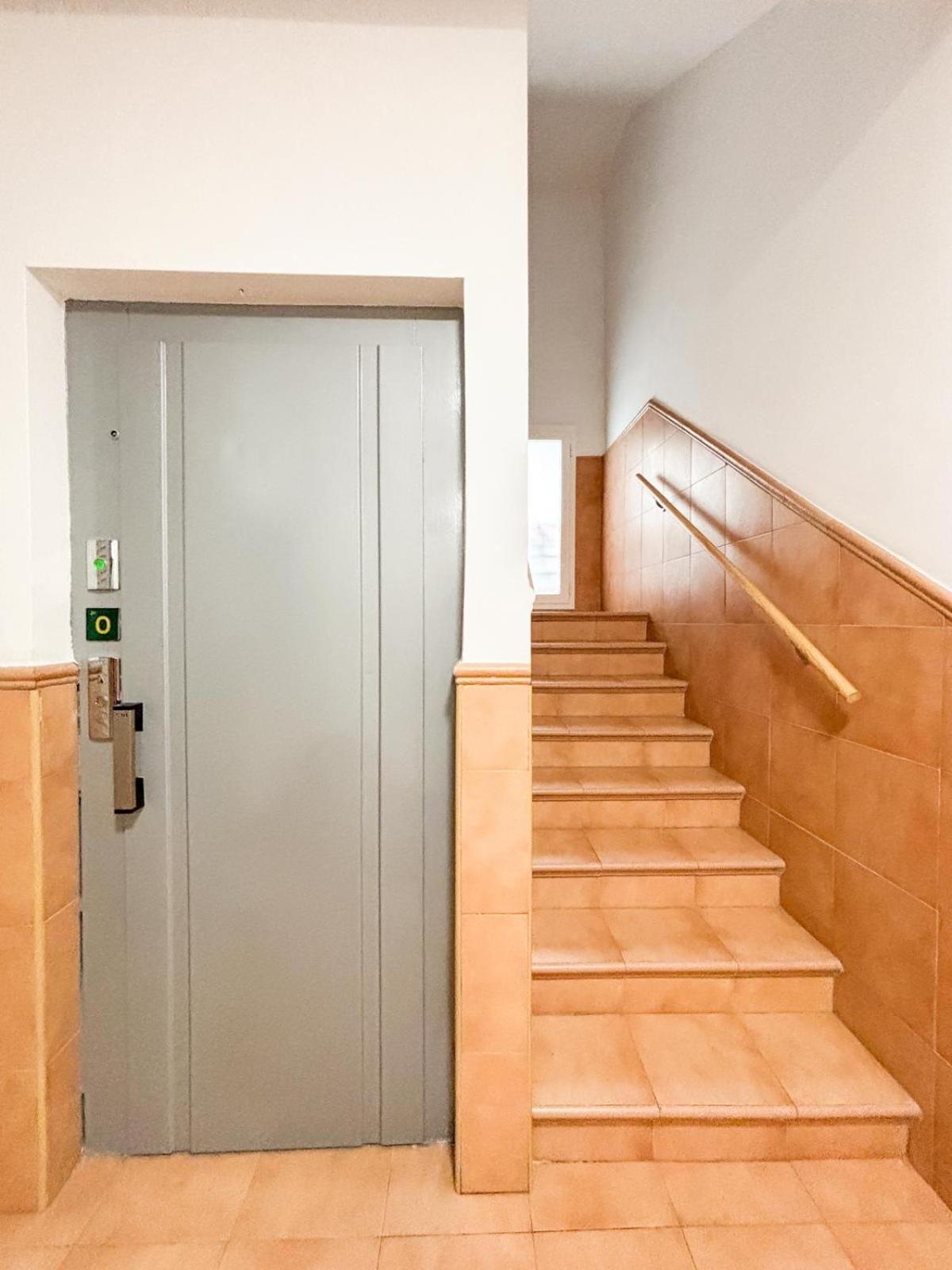 Plz De La Merced Solera Apartment