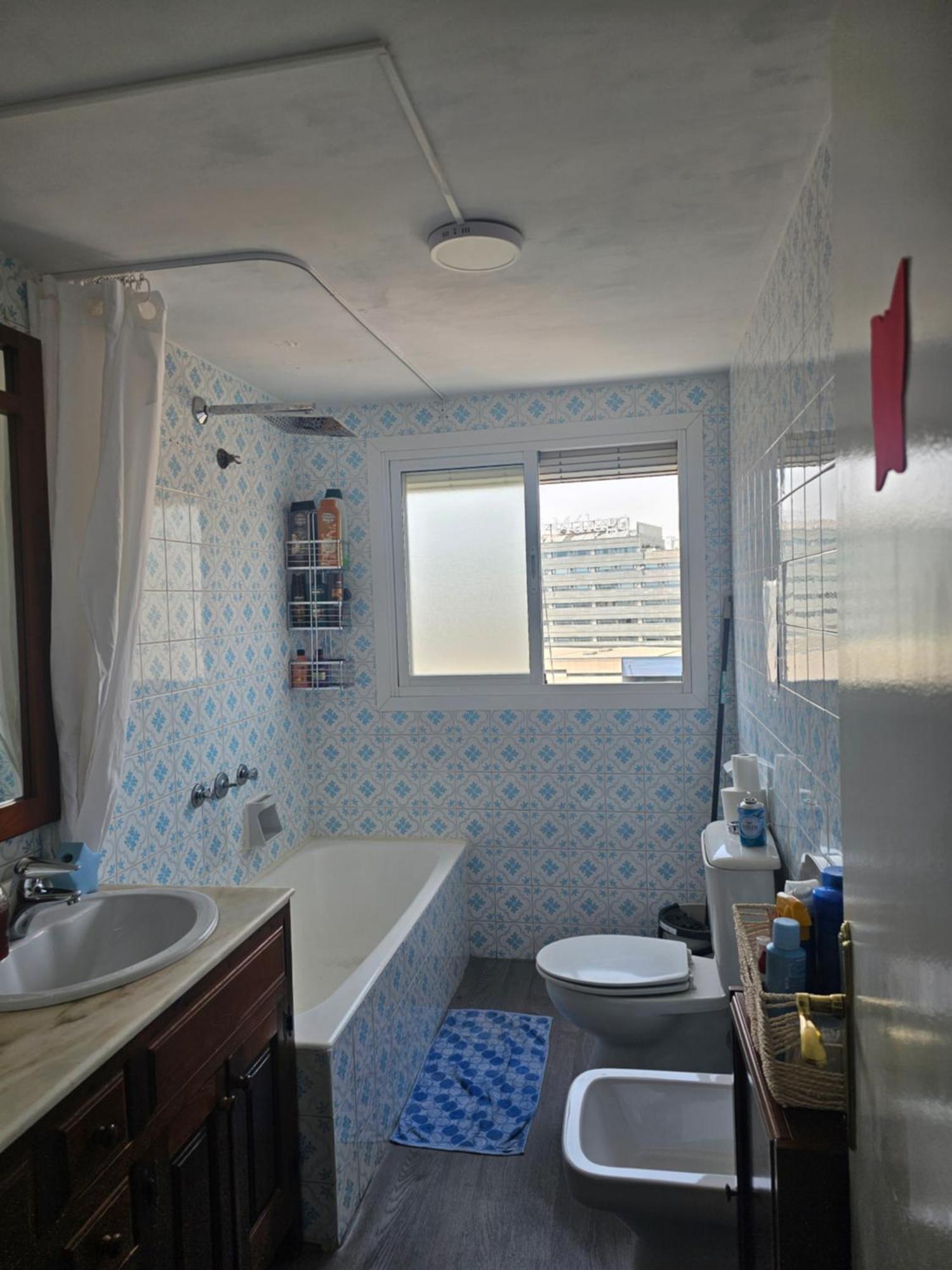 Privada Centro Cerca Tren Maria Zambrano Y Playa Muy Buena Conexion Wifi Habitación en casa particular *