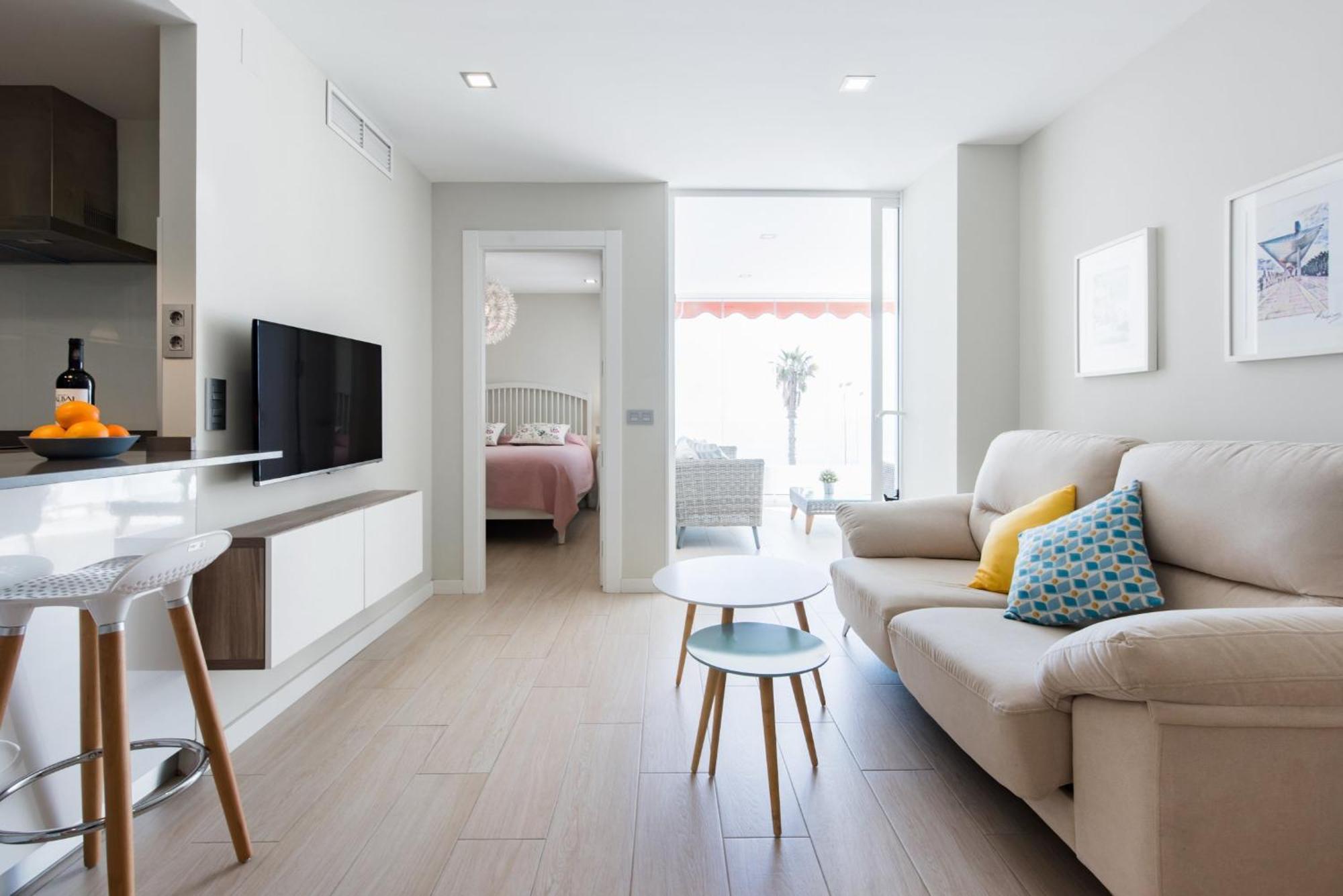 Apartment Sorolla 105, Luxury, Beach, Free Parking, Services, Quite Neighborhood, So *