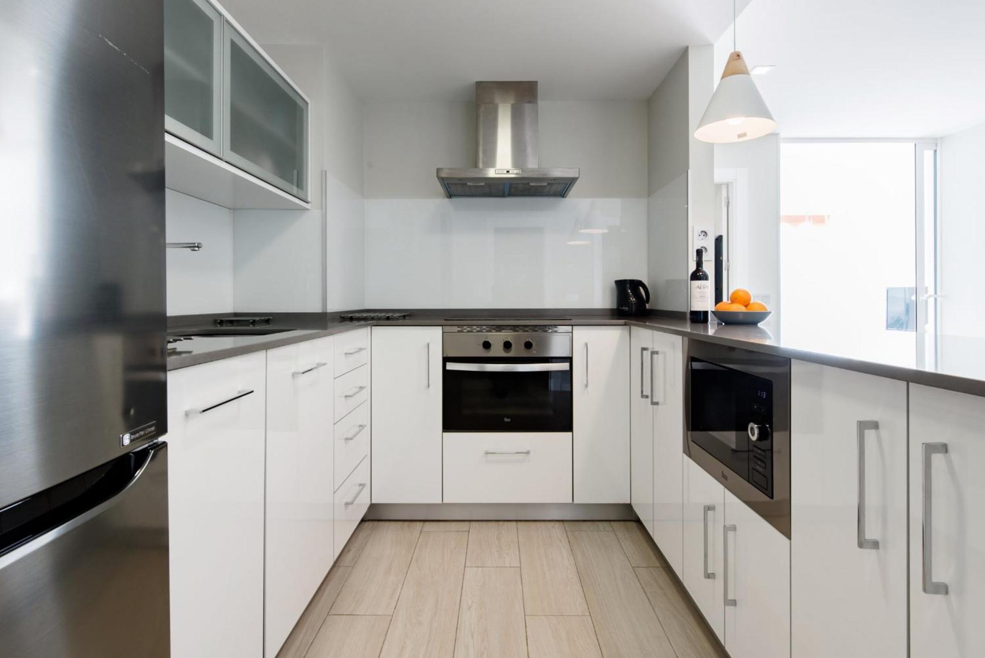 Sorolla 105, Luxury, Beach, Free Parking, Services, Quite Neighborhood, So *