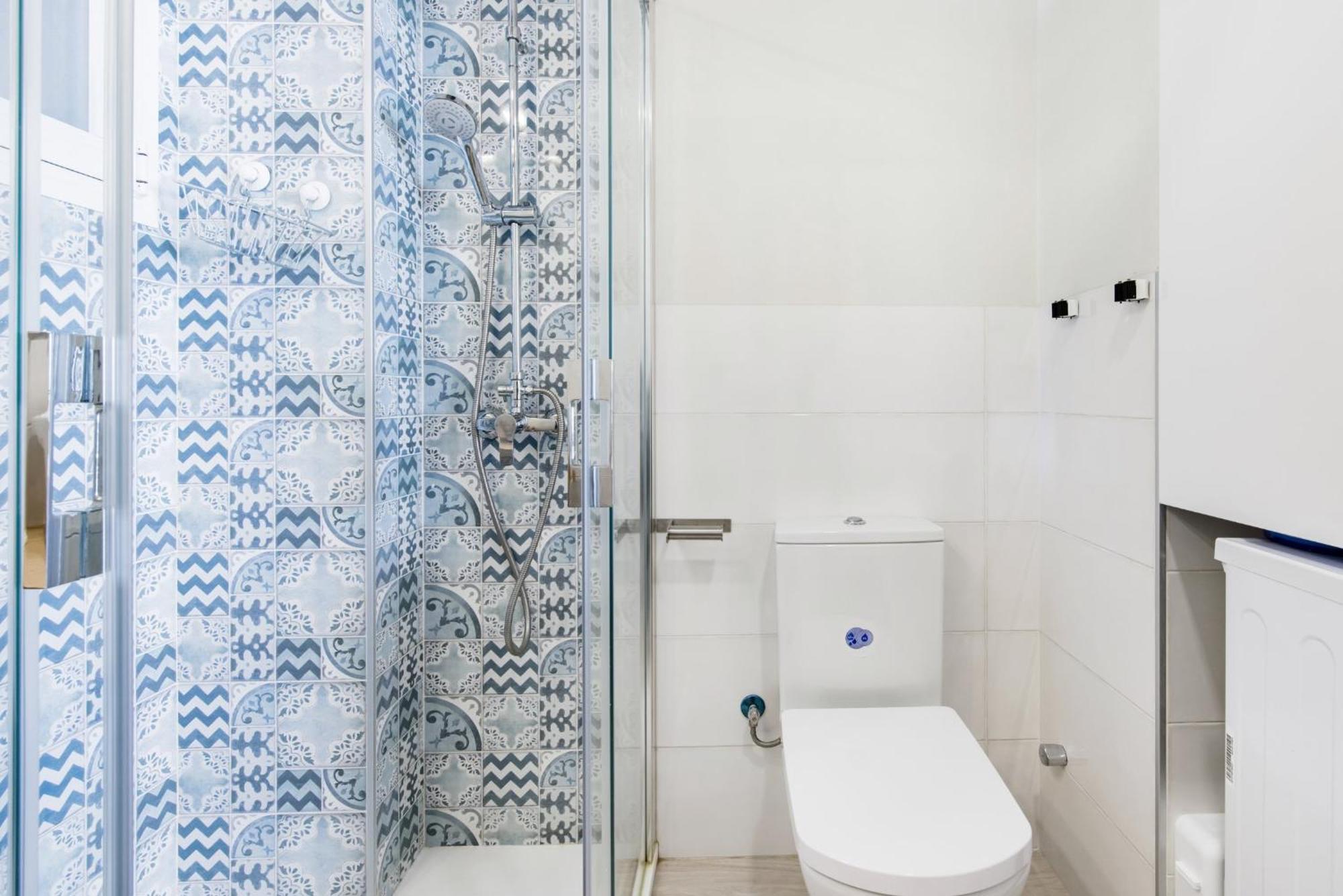 Sorolla 105, Luxury, Beach, Free Parking, Services, Quite Neighborhood, So * Malaga
