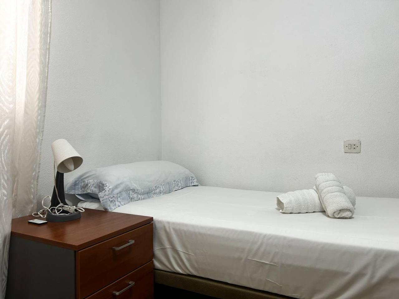 Habitación Individual En La Victoria Habitación en casa particular Málaga