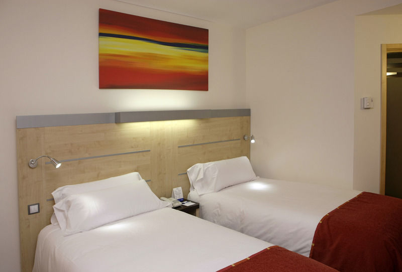 Hotel Express Airport, An Ihg Málaga