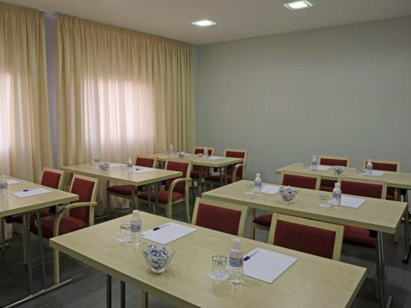 Express Airport, An Ihg 3*