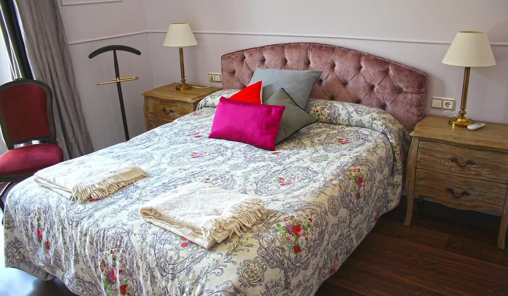 La Casa Azul + Bed & Breakfast