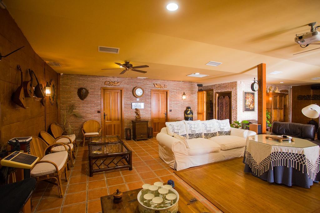 Indonesian Suites Tropical Garden Villa Málaga