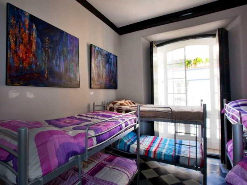 Malaga City Suites 2*