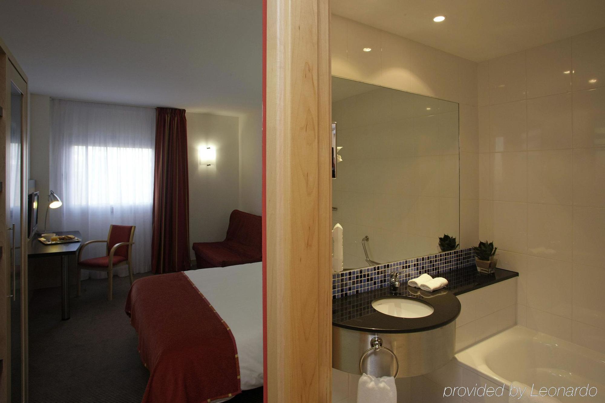 Express Airport, An Ihg Hotel