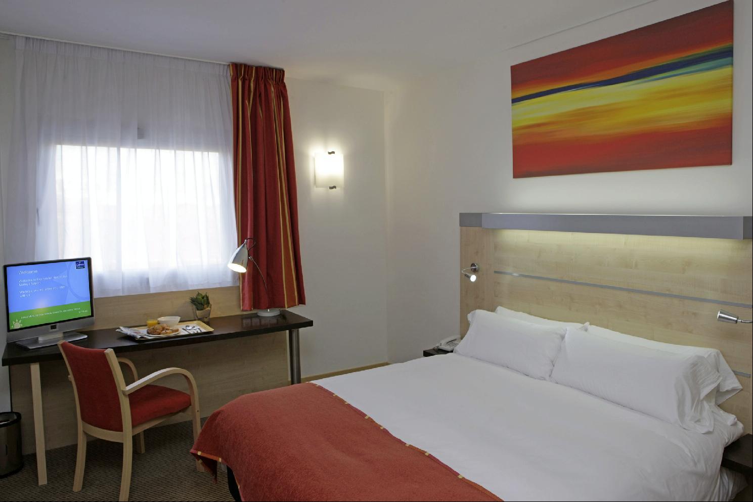 Hotel Express Airport, An Ihg
