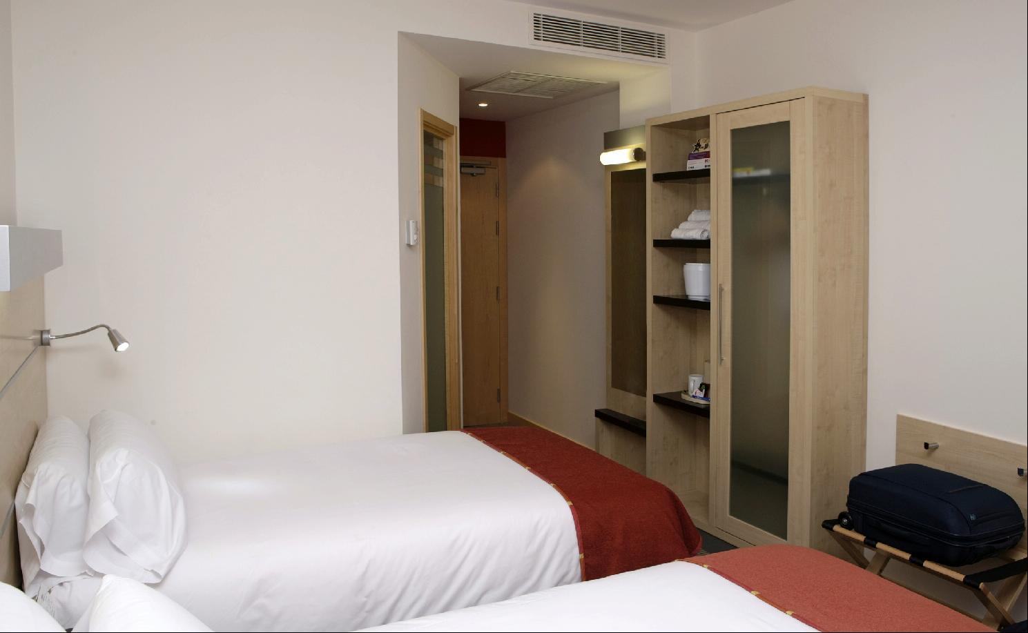 Express Airport, An Ihg