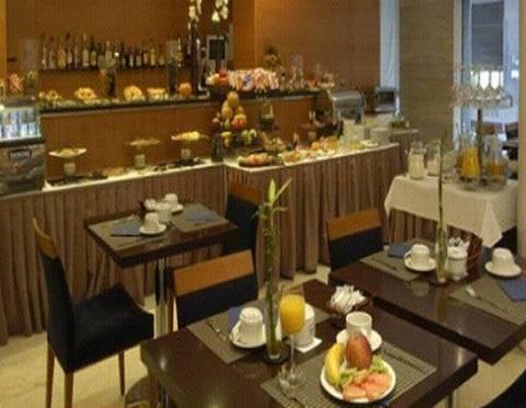 Zenit Hotel 3*