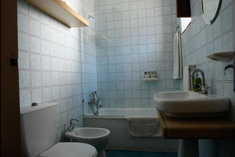House In 101912 Hotel 3*