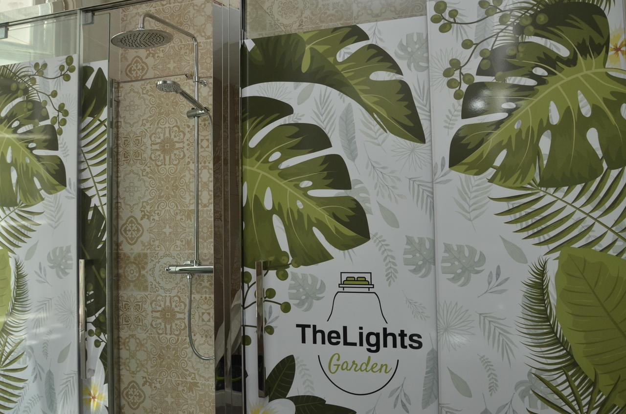 Hostal The Lights Garden *