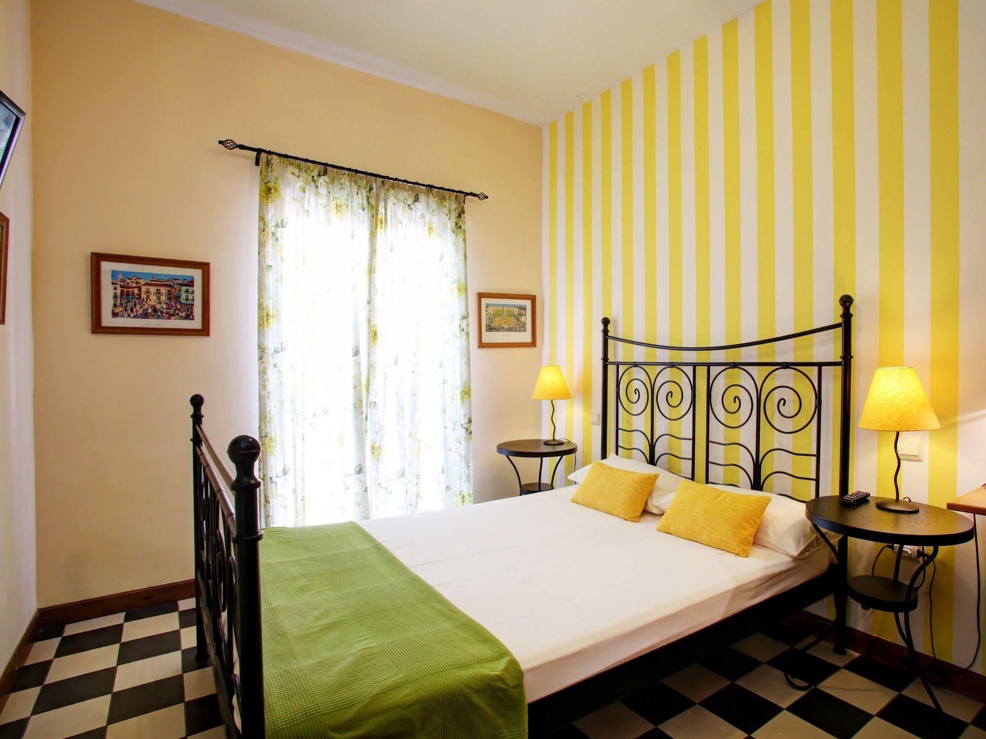 Malaga Lodge Guesthouse Guest house Malaga