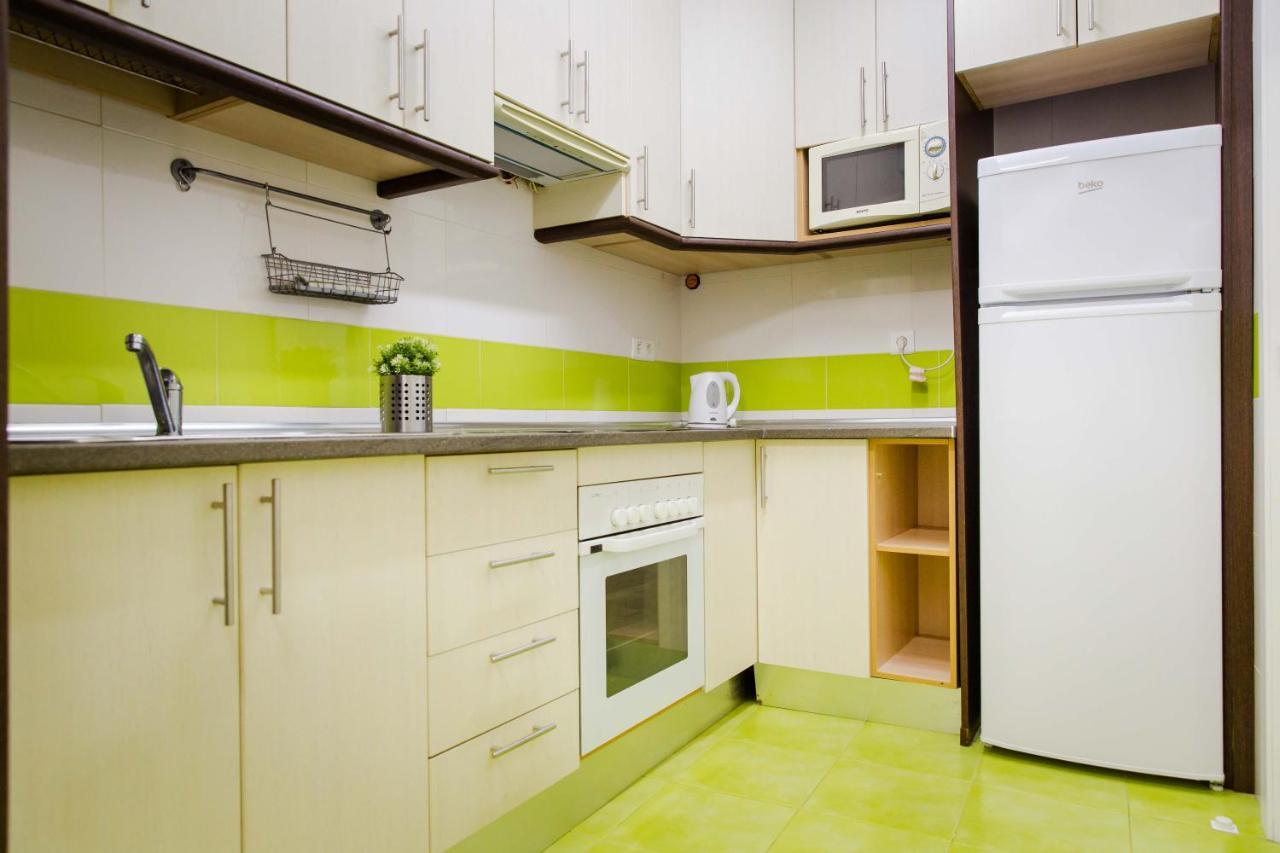 Apartamento 3 Dormitorios Con Balcon Junto Calle Larios *