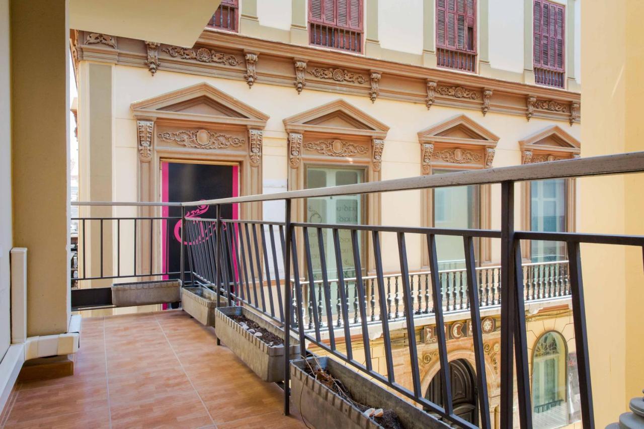Apartamento 3 Dormitorios Con Balcon Junto Calle Larios *