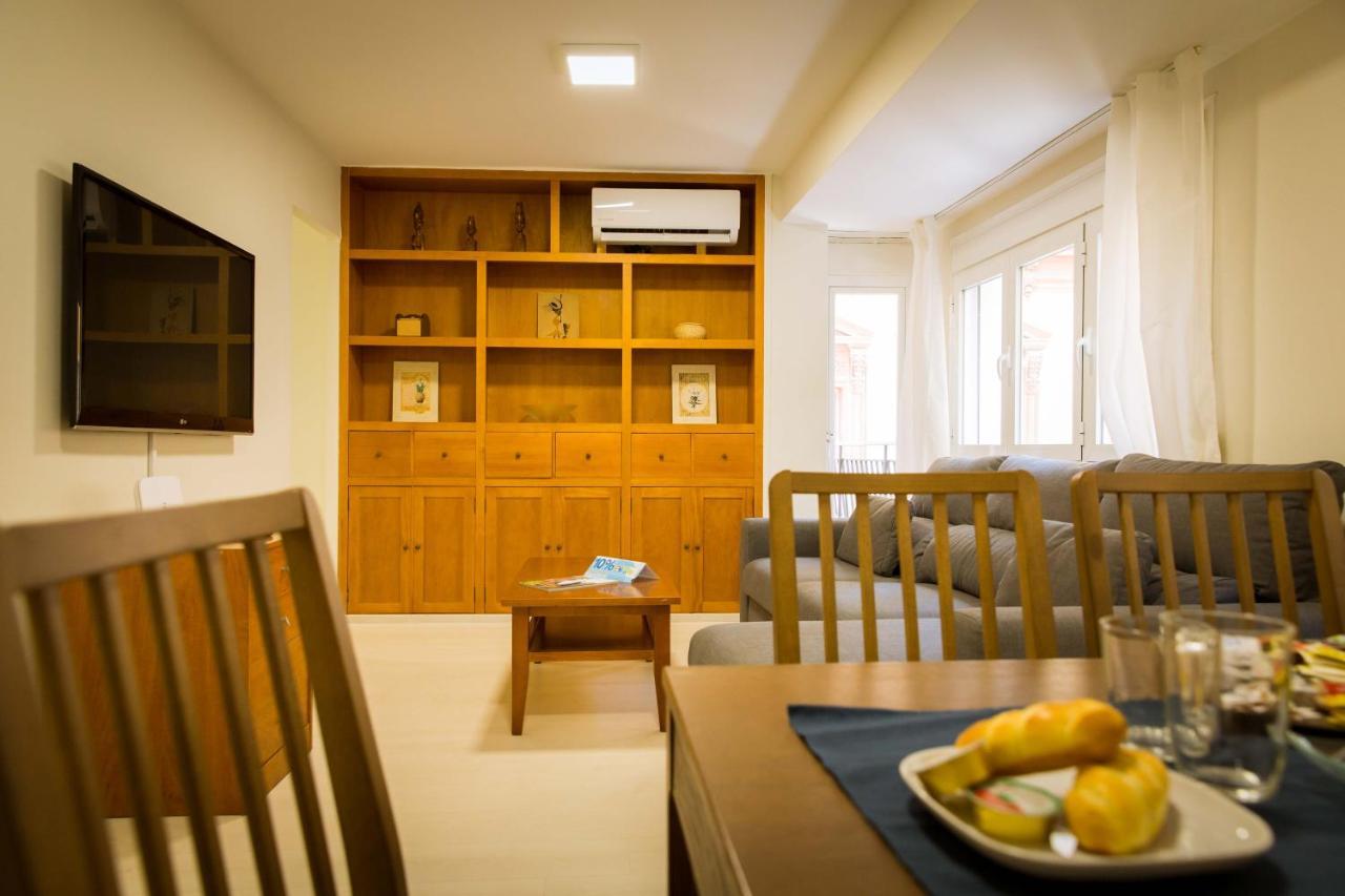 Apartamento 3 Dormitorios Con Balcon Junto Calle Larios Málaga