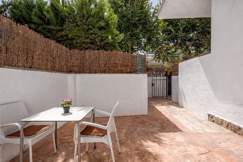 Apartamento Angelita * Bajo C *