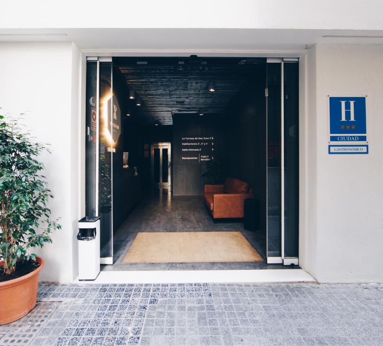 Premium Hotel 3*