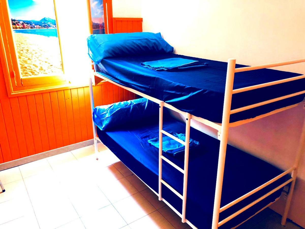 Larios Cool Hostal *