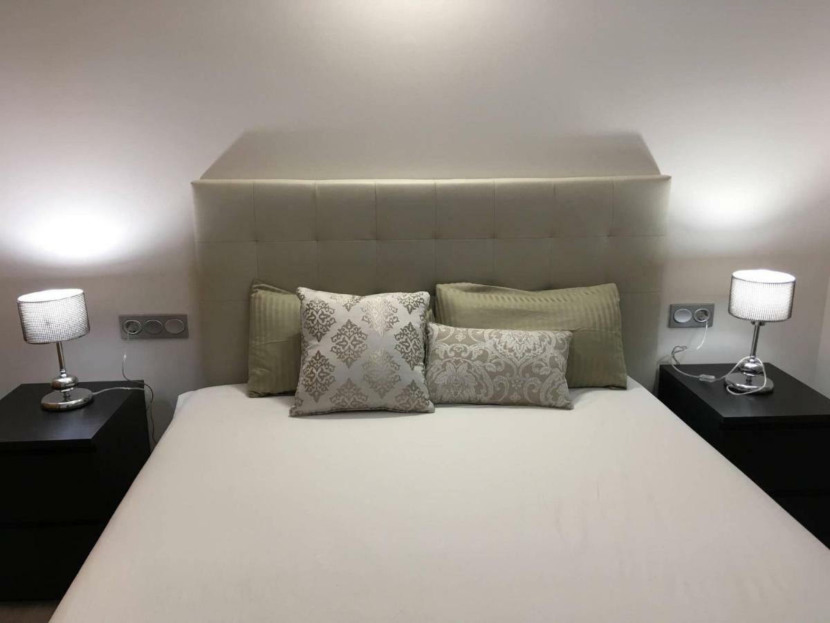 Facing The Sea And Close To The Center Of Apartment Malaga