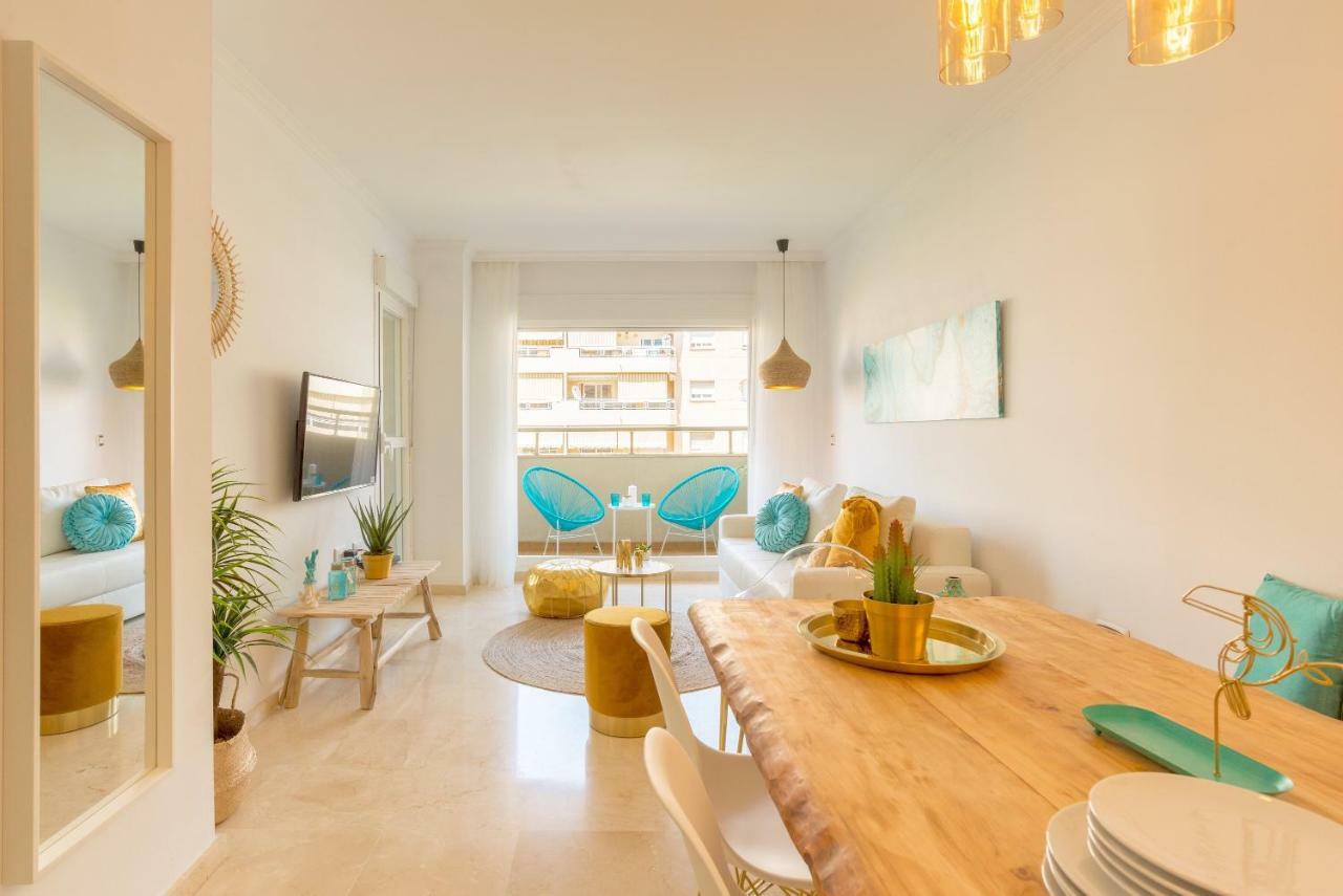 Apartamento El Sol De Poniente: A 1 Minuto De La Playa, Piscina, Parking Málaga