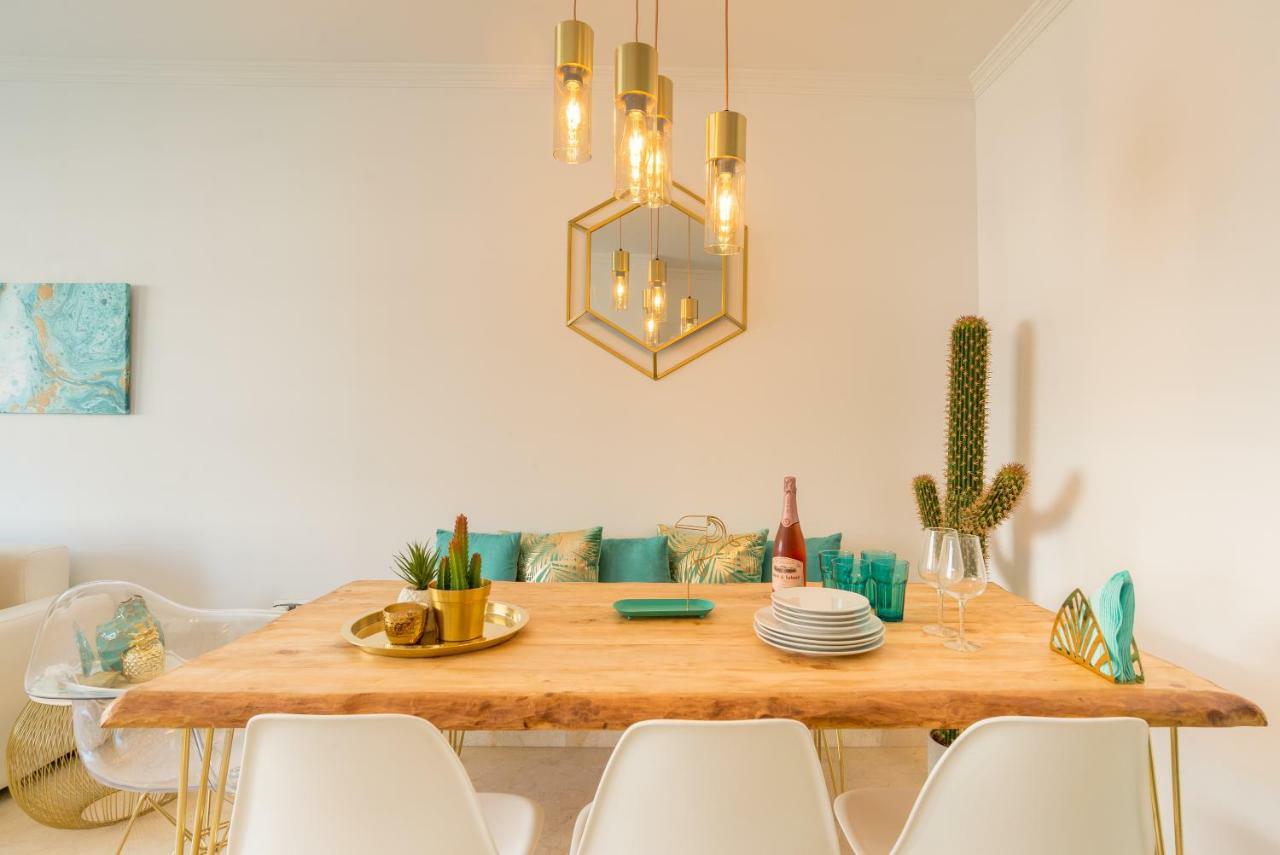 Apartamento El Sol De Poniente: A 1 Minuto De La Playa, Piscina, Parking Málaga