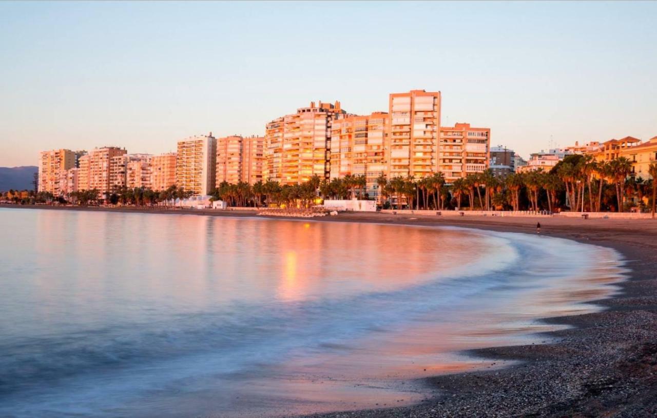 Malaga Beach Apartment *