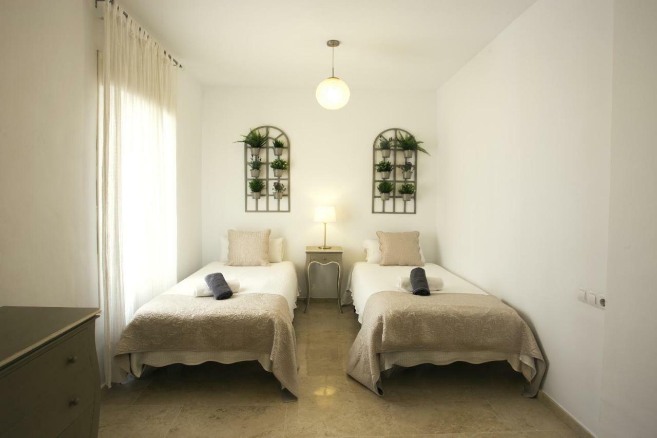 Modern, Comfortable & Bright Apartamento