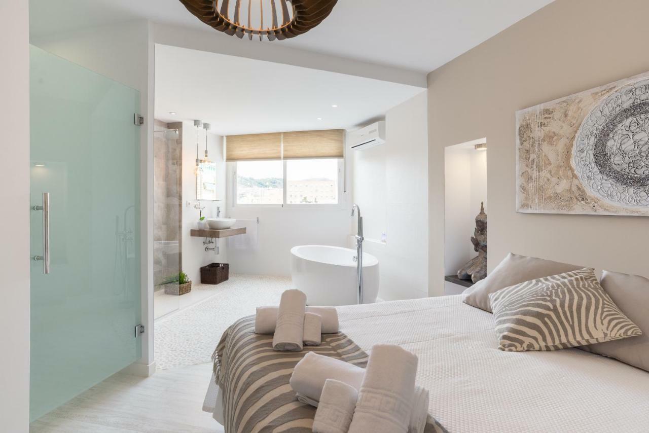 Stunning Spacious With Free Parking Apartment Malaga