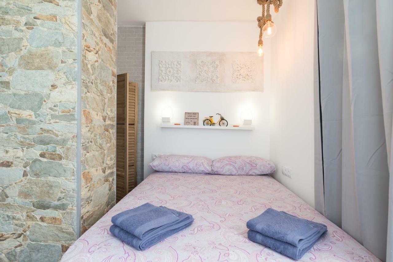 Apartamento Chanquete -el Dedo- Playa Estudio Con Vistas A Estrenar. Cama Doble + Sofa Cama Málaga