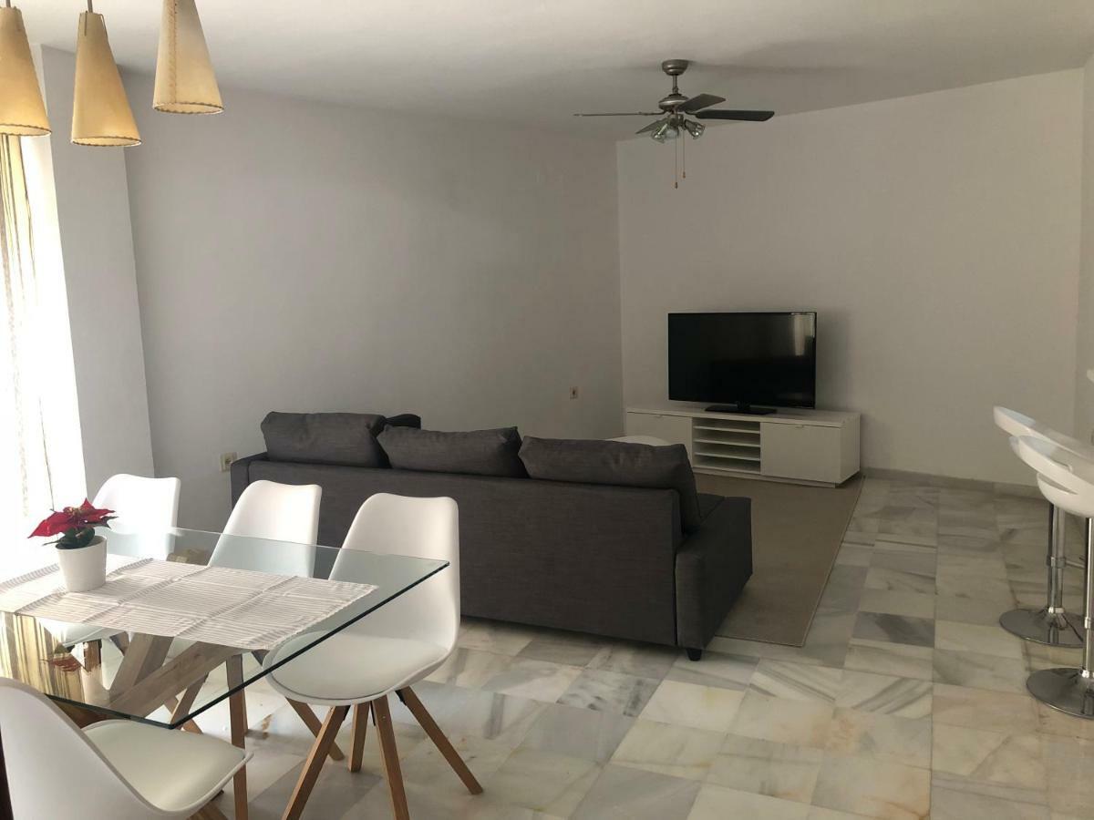 Piso Calle Miguel Bueno Lara 8 - Apartamento