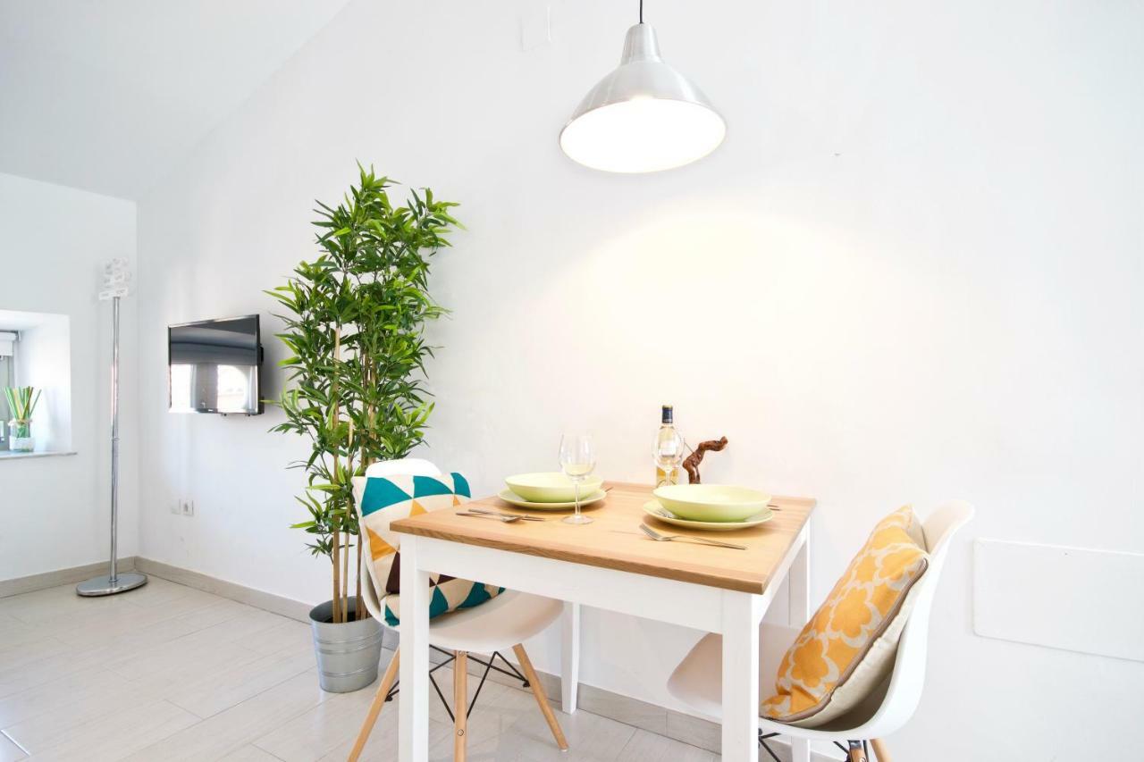 Malagaurbanrooms - *