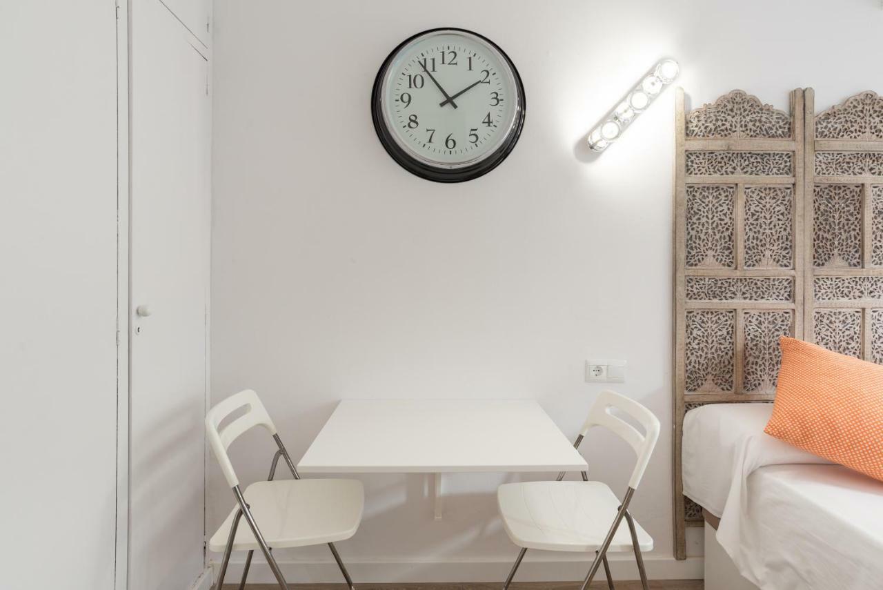 Mp2-bright Beachfront Studio Walk To Old Town * Málaga
